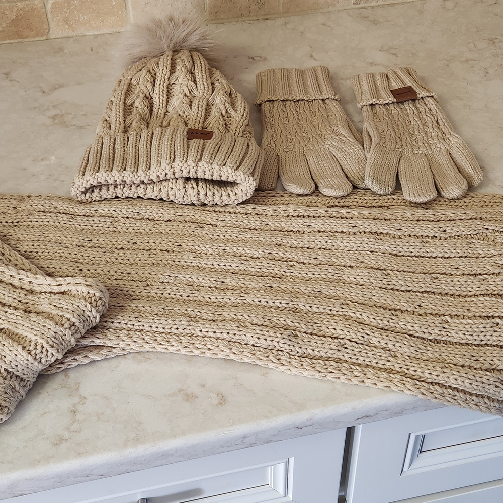Beige Knit Gloves by [Brand]